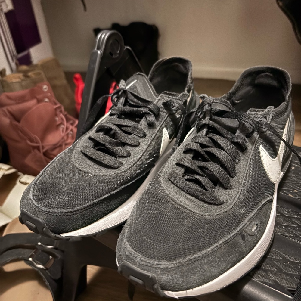 Nike womans Black and White Sneakers